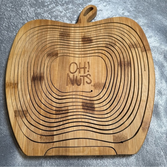 Apple Shaped Collapsible
Folding Fruit Storage Basket
Wooden Layer Trivet Bowl - Picture 7 of 9